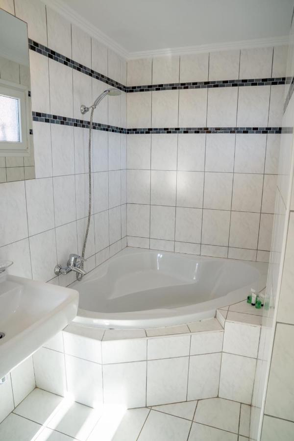 Botzoris Apartments Sidárion Dış mekan fotoğraf